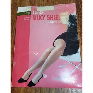 Vtge Hanes Silky Sheer Pantyhose Size AB Control Top Sandalfoot‎ NoS Pearl Ivory